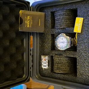 Invicta Reserve Grand Diver Silver Watch/ With 3 Slot Dive Case 26jewels,sellita